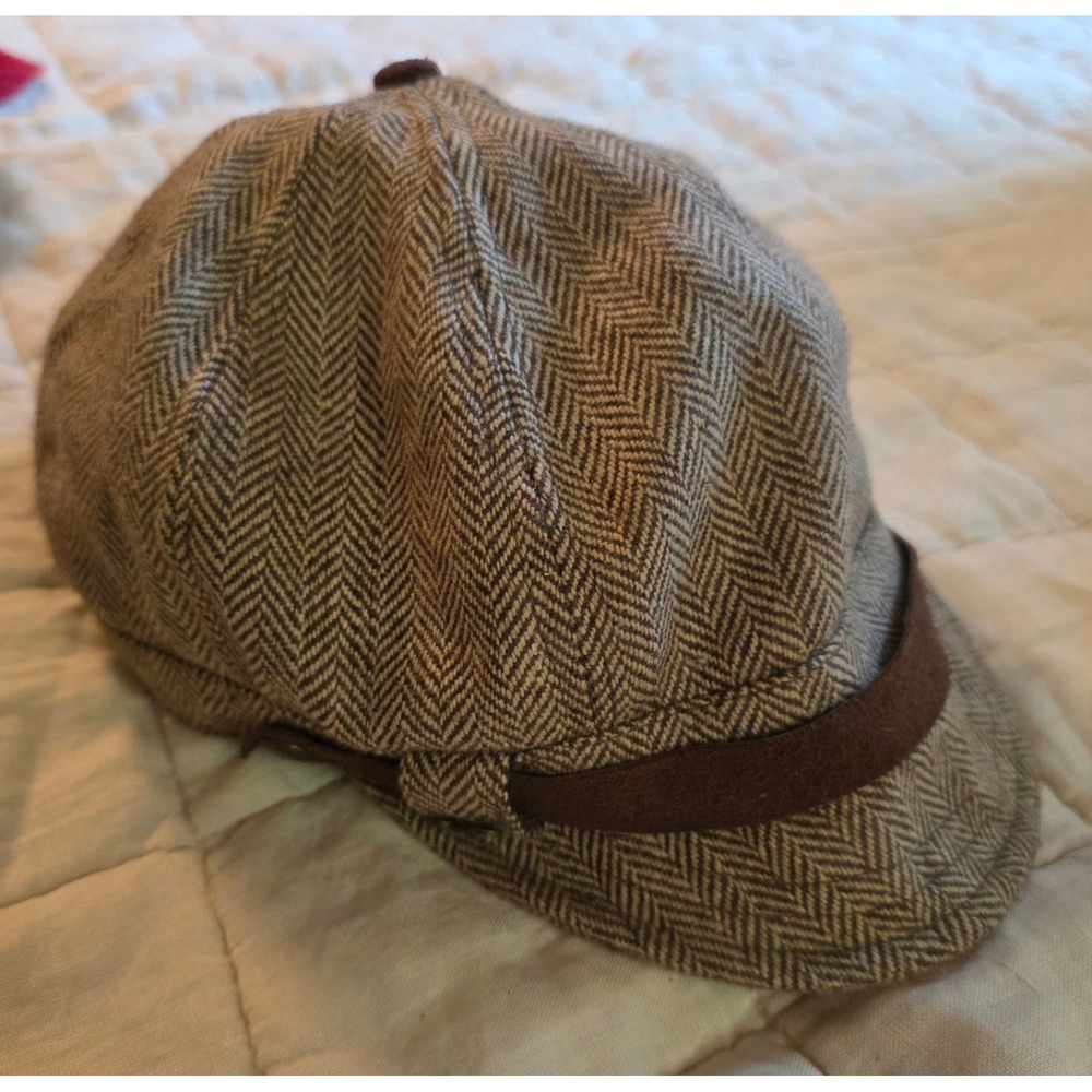 Disneyland Resort Newsboy Cap Adult OSFM Brown Herringbone Mickey Stud Excellent